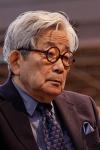 800px-paris_-_salon_du_livre_2012_-_kenzaburo_oe_-_003.jpg